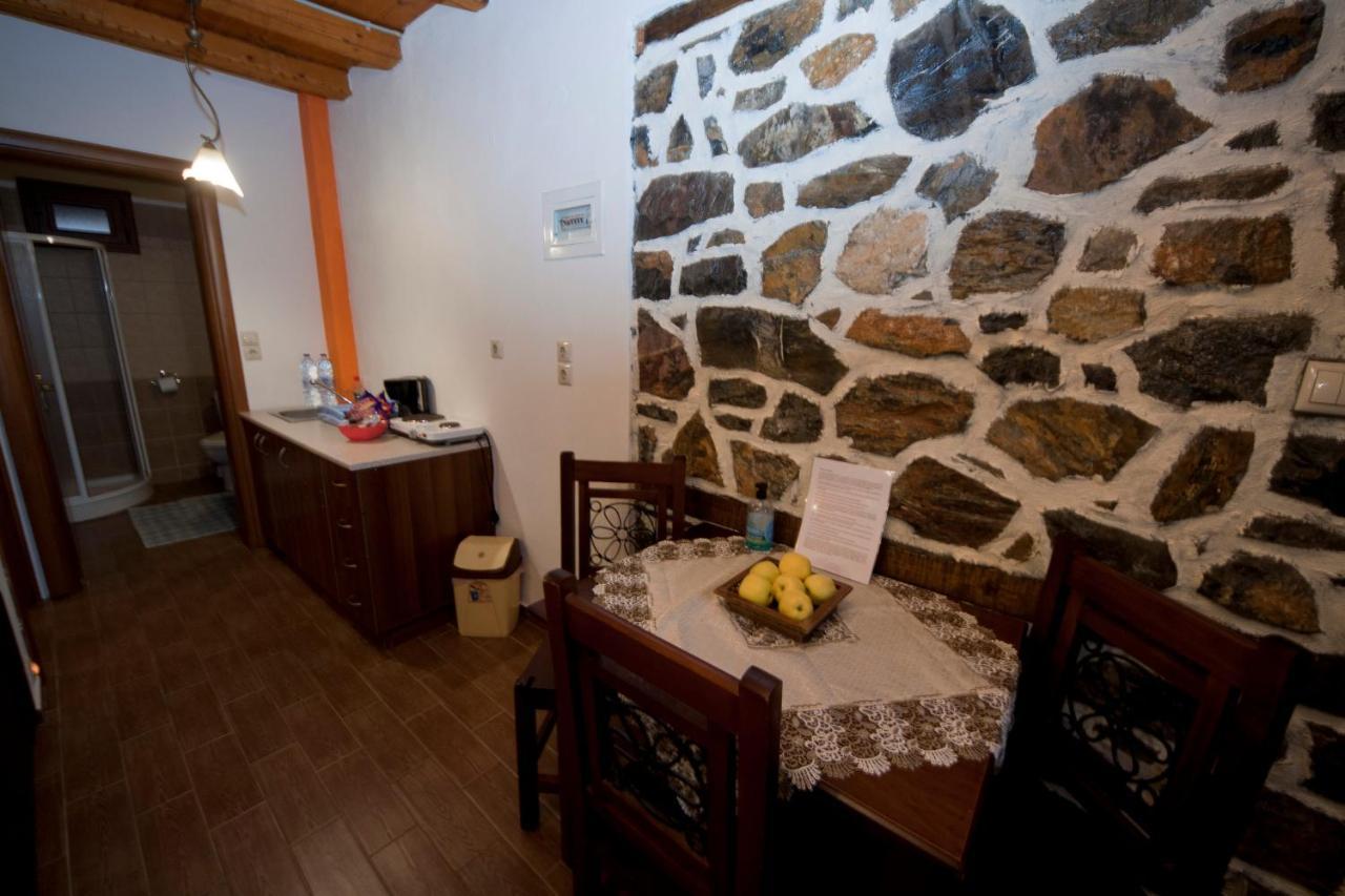 Traditional Guesthouse Siantsis 팔라이오스 아기오스 아타나시오스 외부 사진